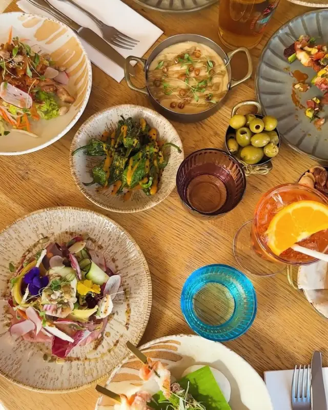 The best tables are the crowded ones.🍴

Filled with sharing plates, cocktails, conversations that last a little longer, and the occasional fork stealing a bite from someone else’s plate.

Gather your favourite people and join us by the sea. 🌊

#SummerMenu #DorsetFood #OldHarryRocks #SouthCoastEats