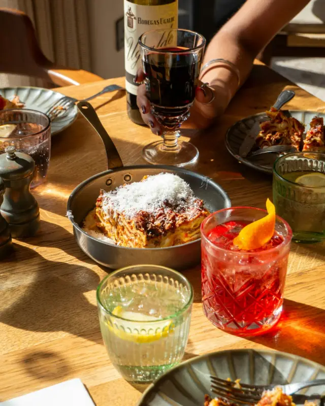 Layers of suncream or layers of lasagne?
We know exactly what we'd be choosing this Wednesday. 👀

Unlimited lasagne. £20. Every Wednesday from 6 pm.

Book your table now for Wednesday! 🍴
#SummerMenu #OldHarryRocks #SouthCoastEats